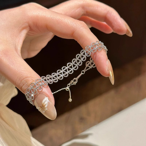 Small fresh elegant sophisticated adjustable design bracelet