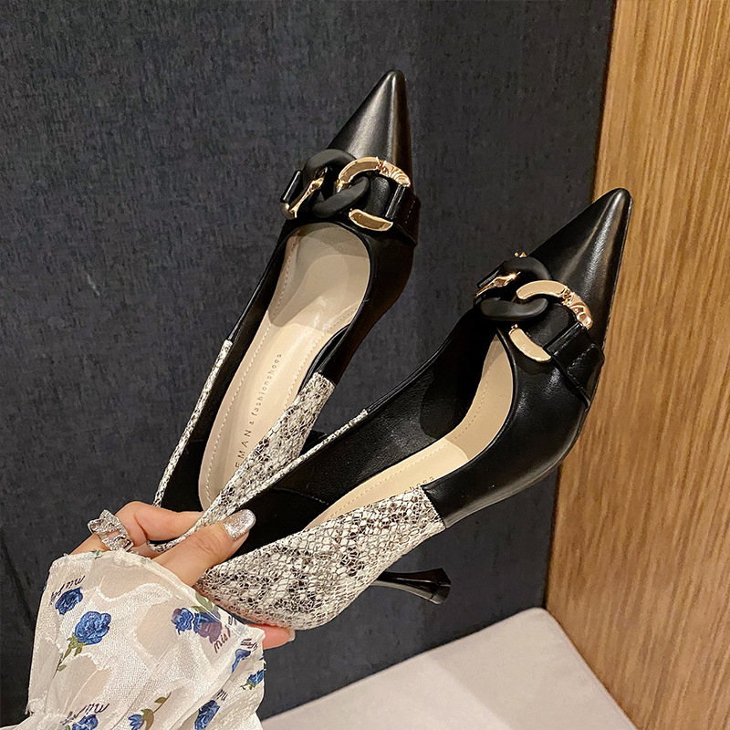 7306 Été 2022 Talon fin Pointu Bas Haut Quotidien Taille Unique Couleur Unie Noir Non fatigant Édition Coréenne Talons Hauts_voghion.com