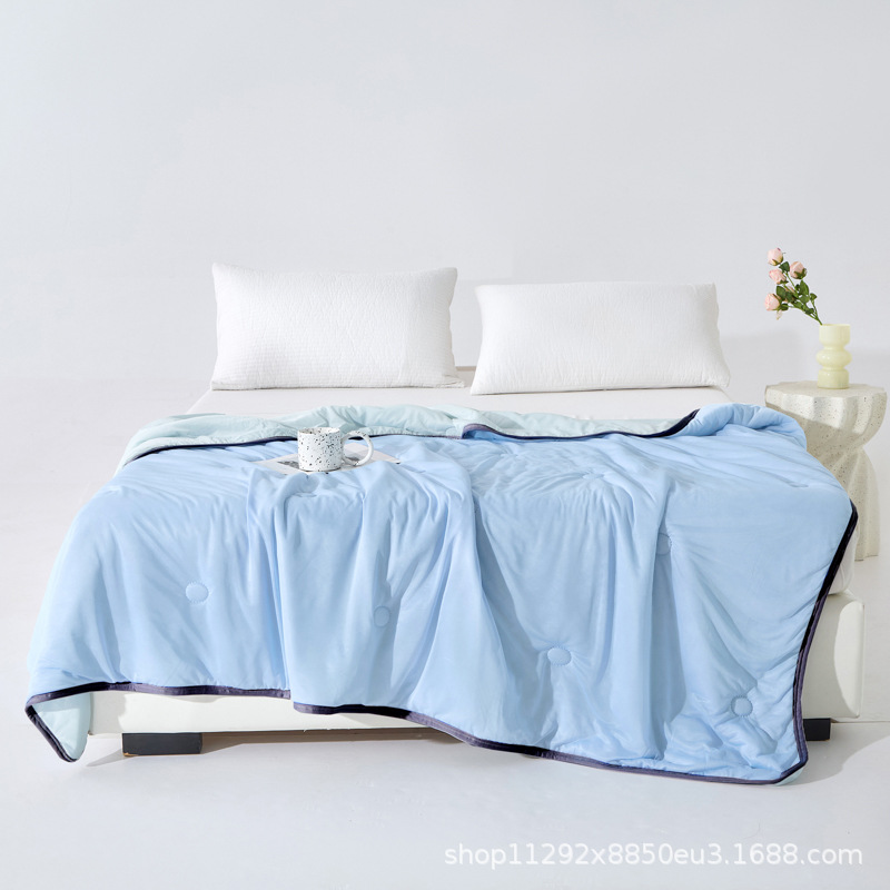 하늘색 - 검은색 점