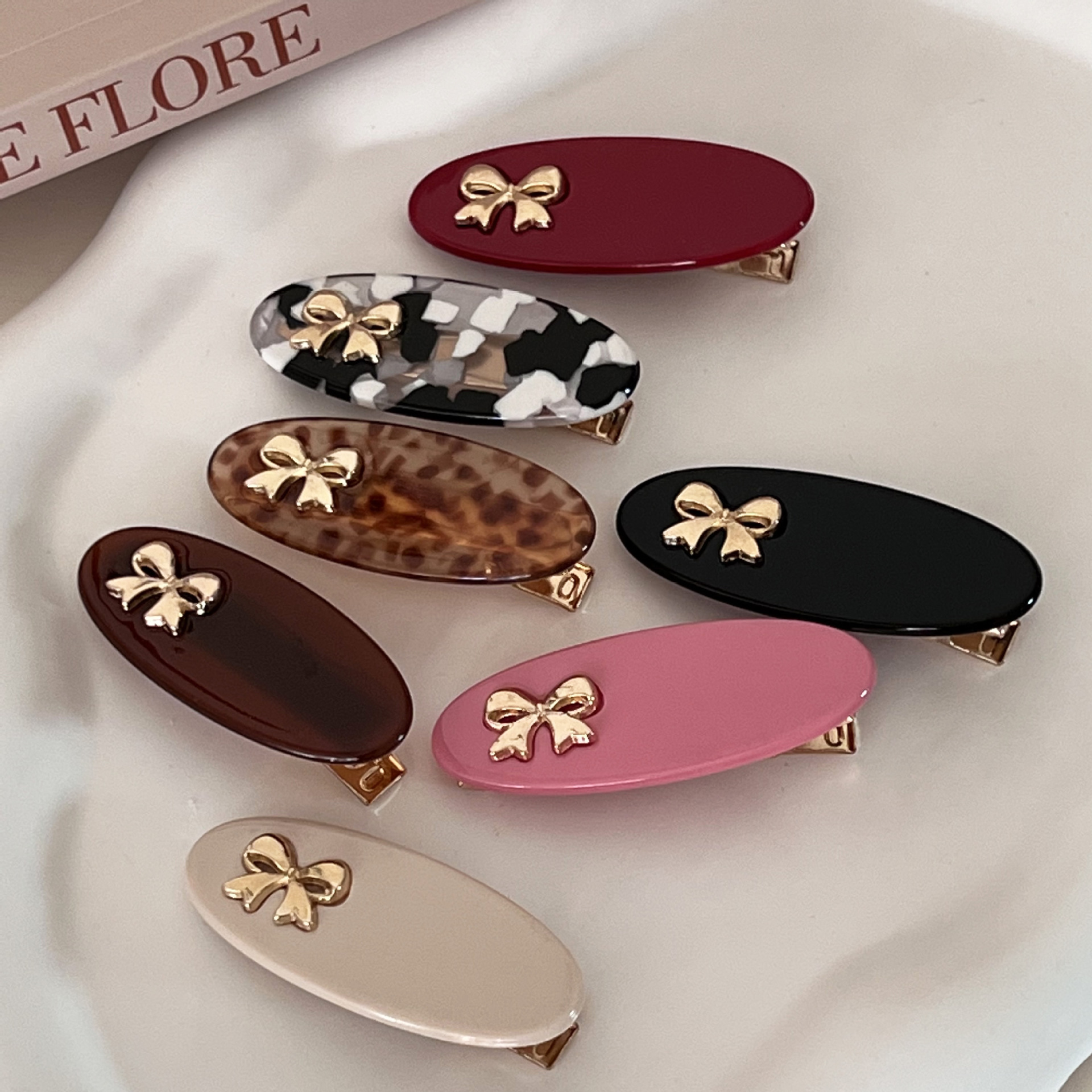 23g Weight Sweet Bow Knot Plastic Resin Hair Clip