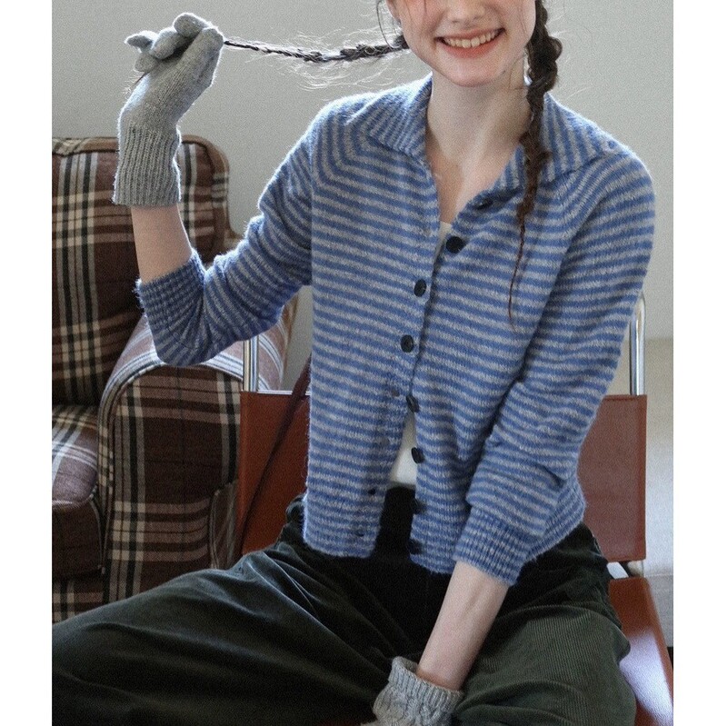 Vintage/Mid-Century Style Contrasting Stripesd Fluffy Wool Slim Fit Knitted Cardigan for Women