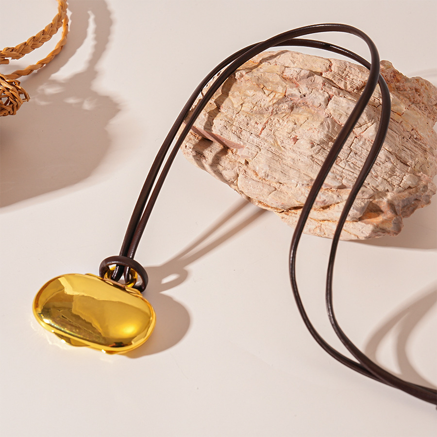 38g Weight Alloy Pendant Material Pendant Necklace Classification Alloy, Leather Rope Chain Material snake chain Chain Type 1 Piece Quantity Holiday, Daily, Selfie Occasion Alloy Material Geometric Pattern Women's Gender Plating Design Simple Style Style Simple Style Geometric Alloy Snake Chain Pendant Necklaces Wholesale 4