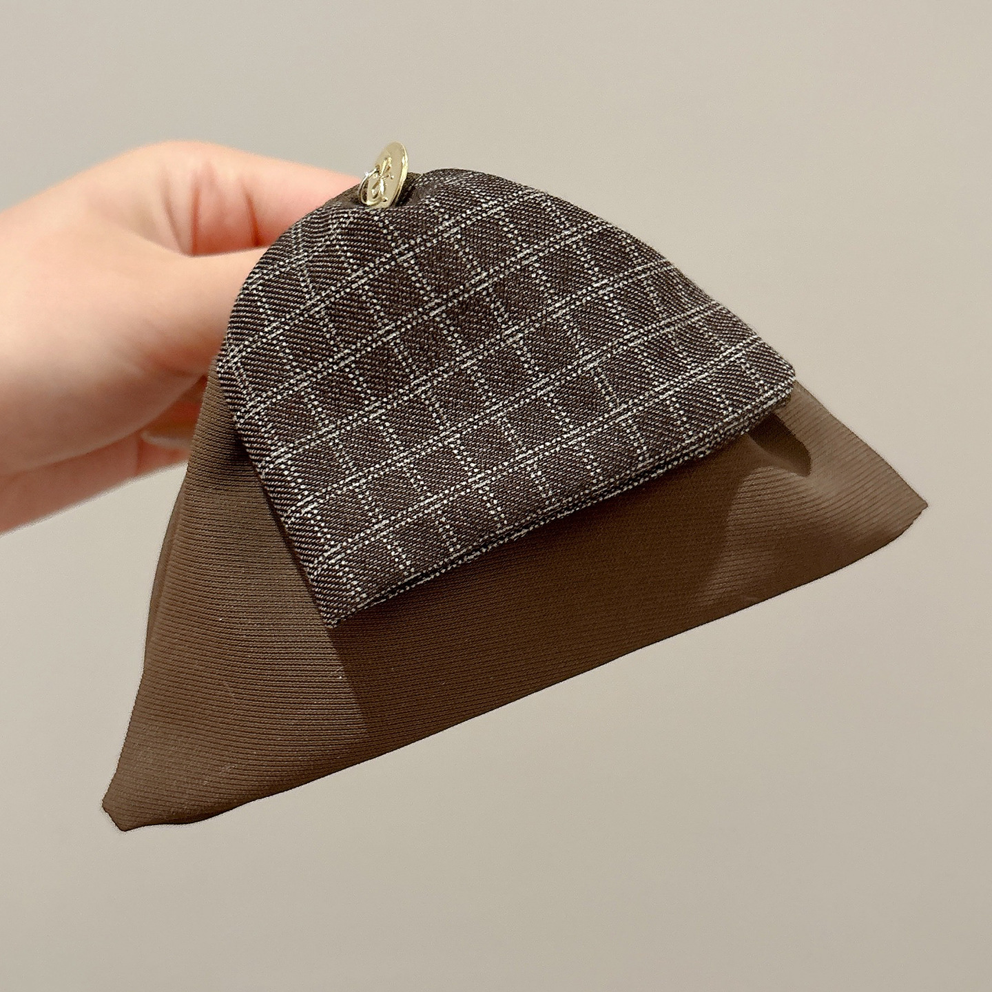 Elegante retrógrado leopardo triángulo clip de agarre mujer 2025 nuevo clip de cabello de cabeza de tiburón clip de cabello adornamiento para el cabello