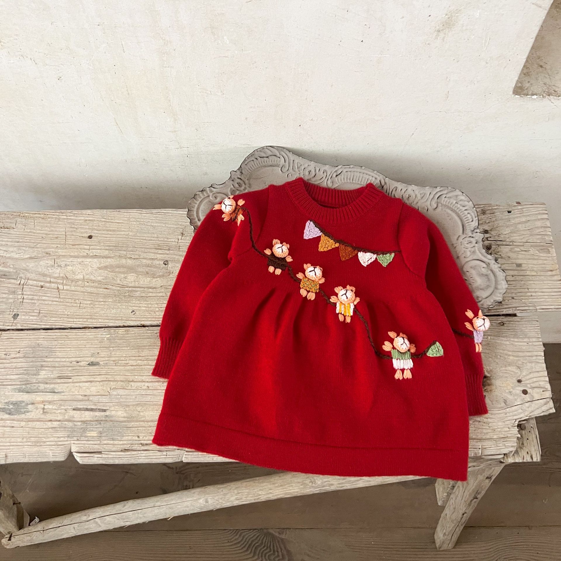 Ins niñas coreanas algodón de lana estereoscópica bordada calentamiento de invierno de otoño vestido suave