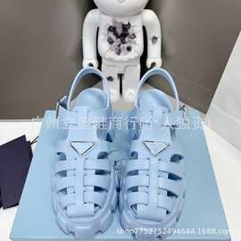 24夏季松糕厚底三角标橡胶编织凉鞋齿轮粗跟圆头增高罗马包头女鞋