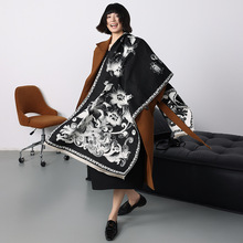 秋冬季繁花萦绕蝴蝶简约女士仿羊绒保暖围巾时尚百搭长款披肩斗篷