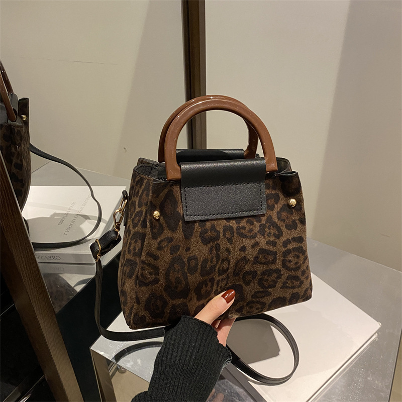 Moda coreana retro leopardo bolso de mano 2025 primavera nueva mujer bolso de hombro de color contraste temperamento bolso cuadrado