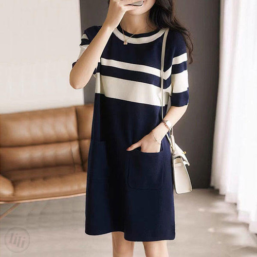 Slimming Age-Defying Contrast Color Striped Five-Button Crew Neck Commuter Knit Dress