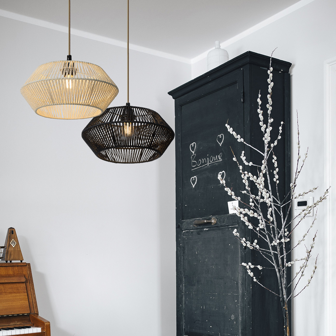 Candelabro de cuerda de papel tejido a mano, pantalla de lámpara, balcón, ambiente de restaurante, iluminación, alojamiento y hotel, iluminación creativa de alta gama