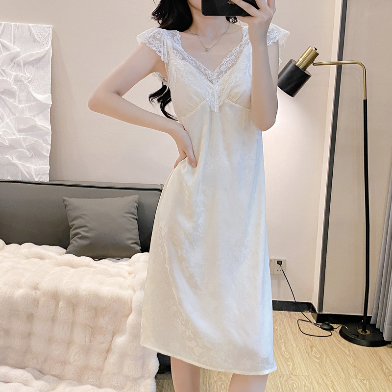 セクシーなパジャマの女性の夏の氷の薄いタイプのセクシーなレースの睡眠のスカートは胸のパッドの高級感があります。|undefined