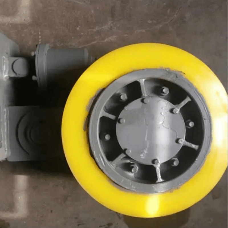 Rueda de goma universal hidráulica de oreja de tanque tipo amortiguador para resolver el problema de desgaste de la pista