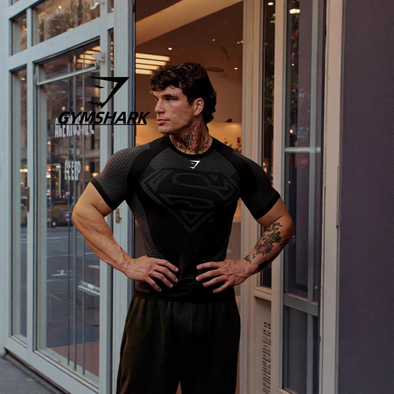 Gymshark Fitness T-Shirt Superman Collaboration Compression Shirt Men's Training Sports Cycling Top Quick-Dry High-Elastic T-Shirt Gymshark Fitness T-Shirt Superman Collaboration Compression Shirt Men's Training Sports Cycling Top Quick-Dry High-Elastic T-Shirt