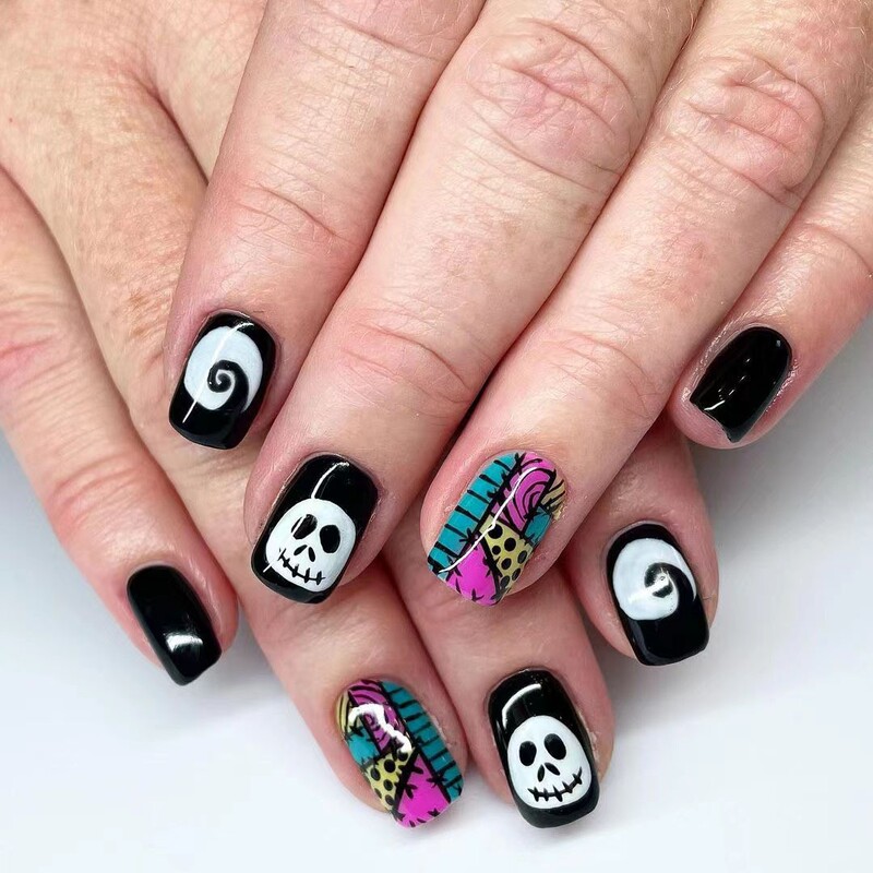 Cross-border hot selling 24 years Halloween grimace patch whirlpool short square armor bright face foreign trade wear nail art 24 pieces