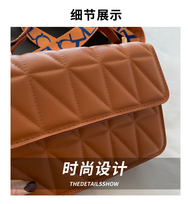 A stylish and simple diamond-shaped small square bag for the autumn and winter of 2024, featuring a solid color and a trendy single-shoulder bag for women Application Scenario