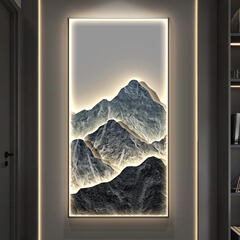 山に寄りかかった玄関の装飾画があります。