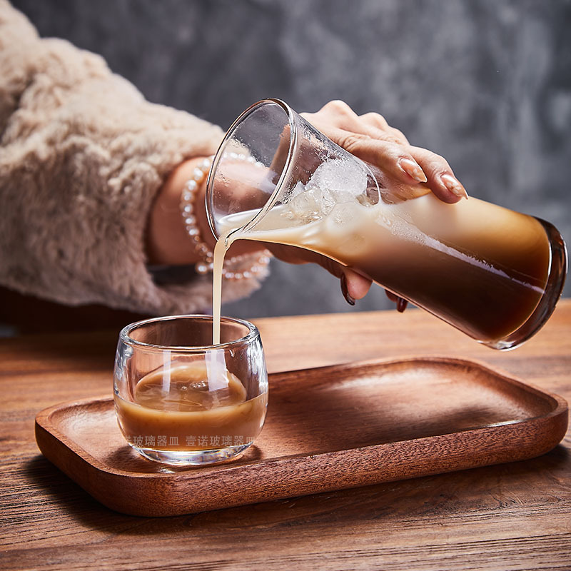 Cafetería restaurante café compartiendo olla traje jugo botella de leche con boca Café japonés hecho a mano taza de café de un solo producto