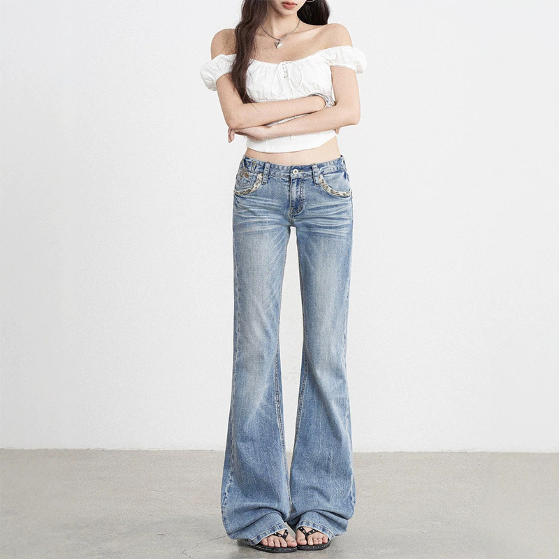 Plus-size American-style low-rise flared jeans for women, new leopard print with back pocket design, slimming retro blue bell-bottom pants Plus-size American-style low-rise flared jeans for women, new leopard print with back pocket design, slimming retro blue bell-bottom pants