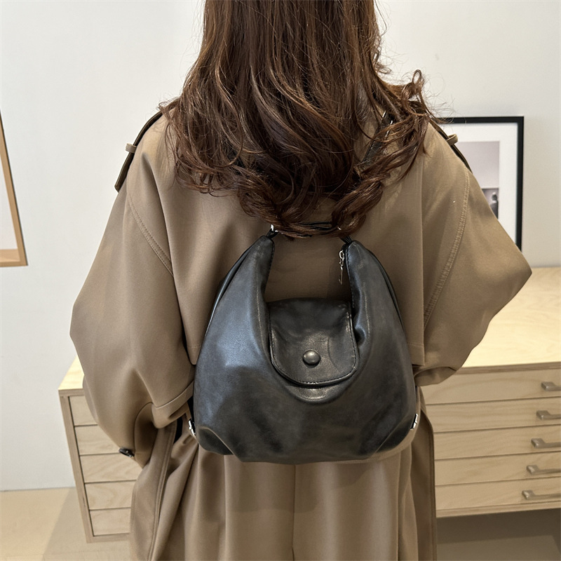 Bolsa de hombro retro debajo de las axilas, bolso de hombro para estudiantes universitarios de clase, bolso de ocio de nicho de invierno 2024