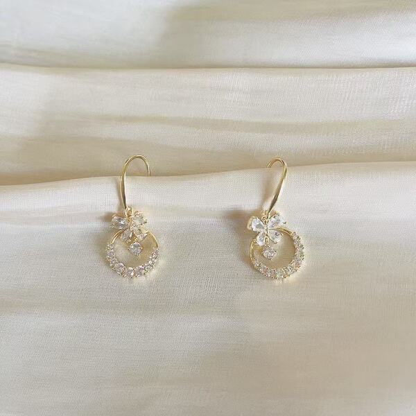 Elegant agile fashionable universal sophisticated earrings