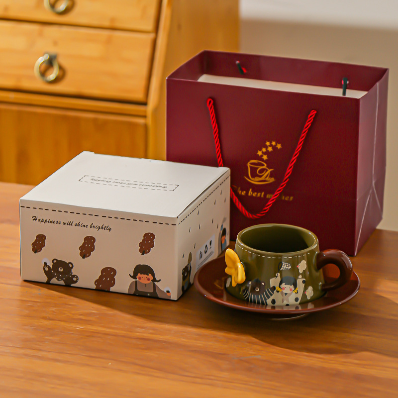 Tazas de café muy bonitas retro relieve mariposa taza de latte taza de café conjunto de platos para las chicas regalos