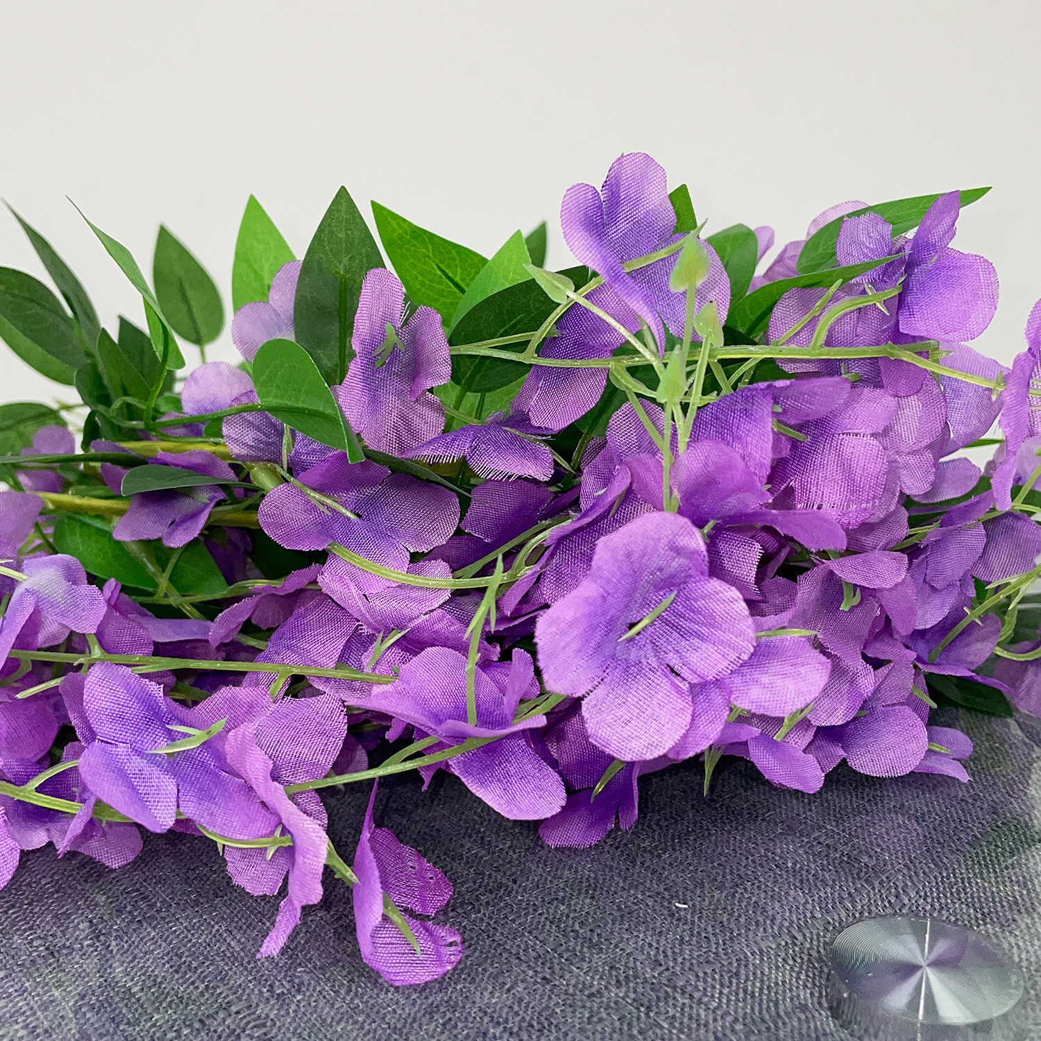 Simulación de flores falsas de wisteria varilla decoración de flores enrolladas techo de plástico de flores de vid cadena de plantas de aire acondicionado tubería de protección