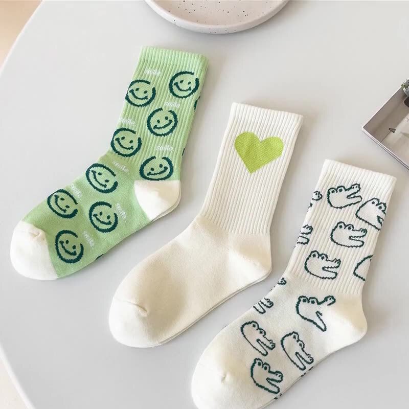 Japanese-Style Fresh Green Sports Mid-Tube Girl Crocodile Heart Ins Trendy College Style Personality Smiley Face Trendy Socks