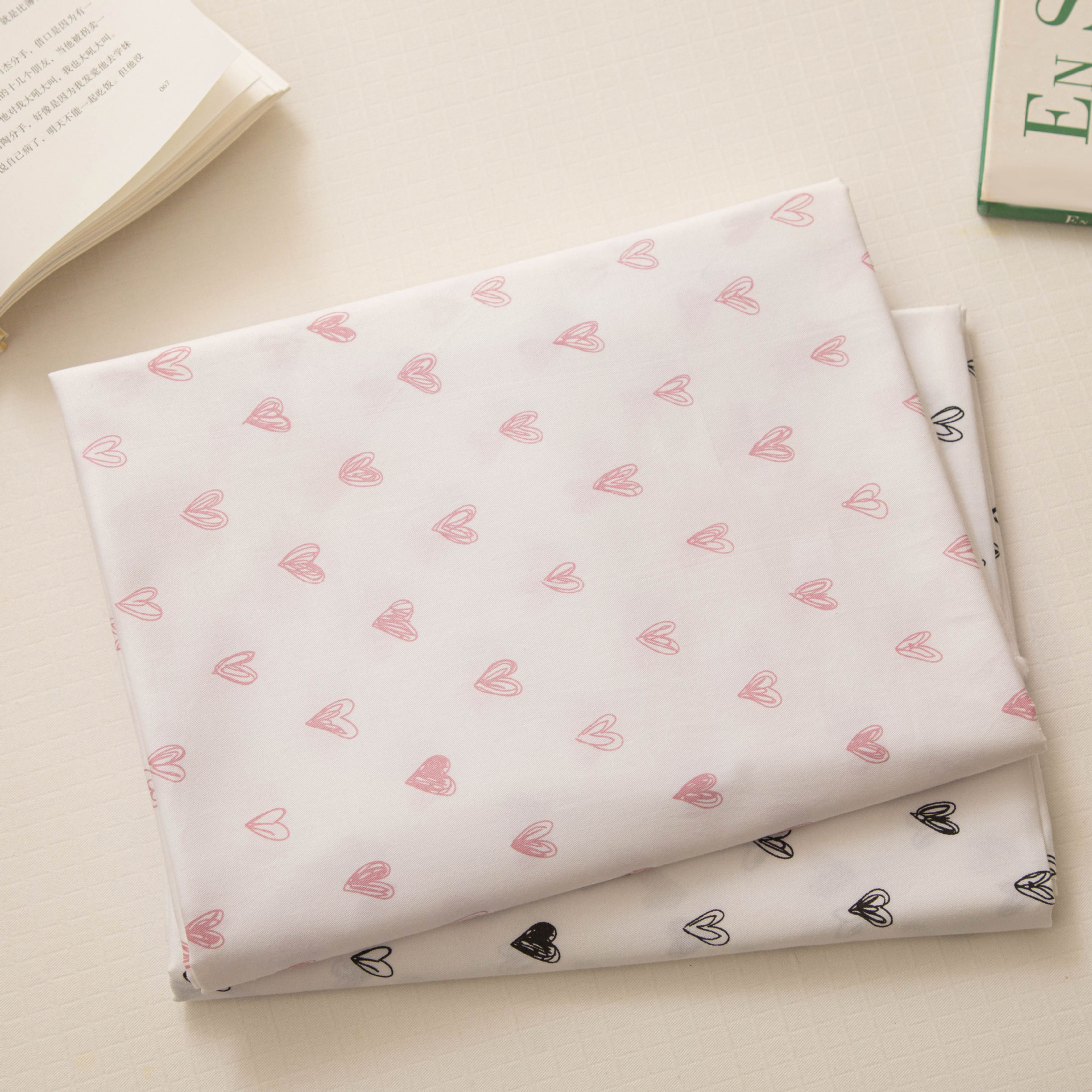 批发供应 133*72斜纹印花布 爱心40支棉布  1.6米幅宽