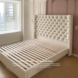 布艺沙发;餐桌;实木床