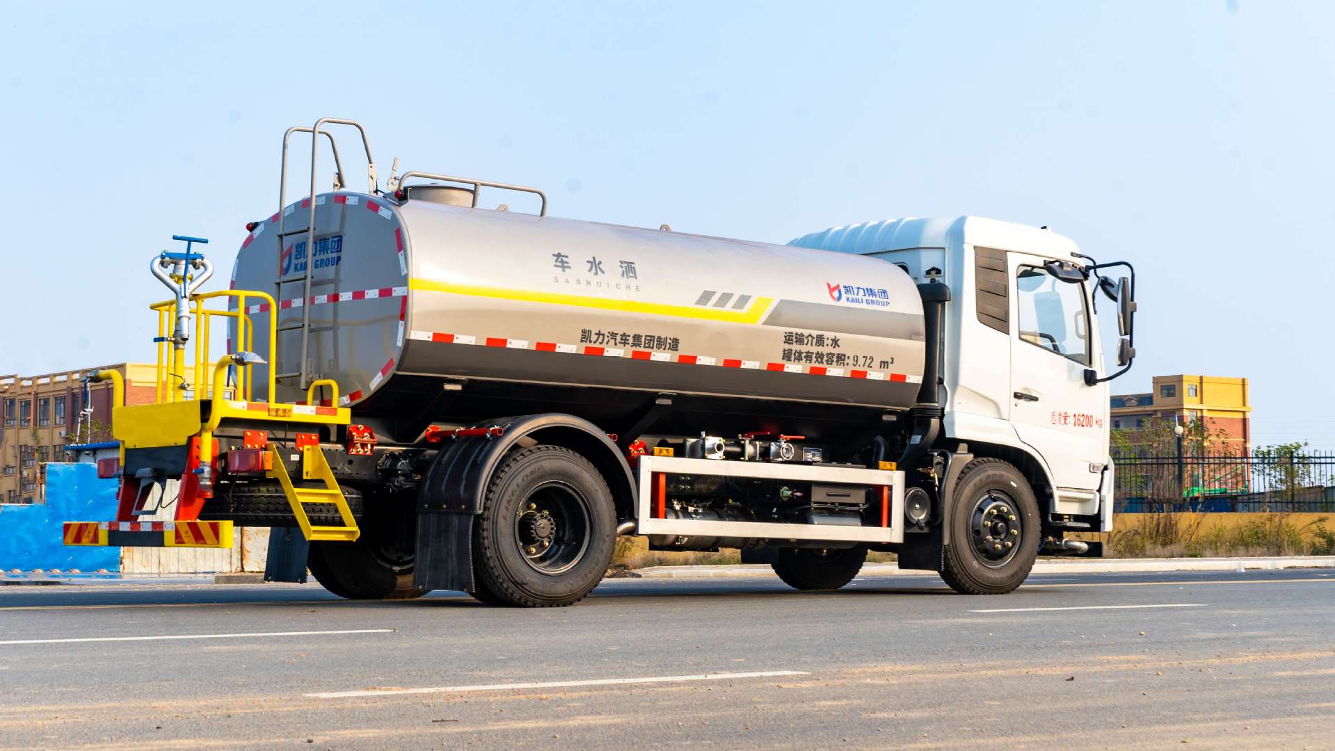 Dongfeng Tianjin Sprinkler Truck Municipal Sanitation Bidding Special Vehicle National Vi 12 Cubic Meter Sprinkler Truck Water Spraying Manufacturer