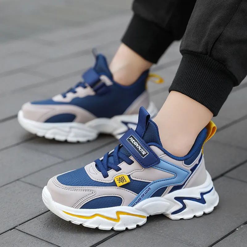 Zapatos remotos para niños zapatos para correr de otoño e invierno zapatillas de superficie de cuero impermeables zapatos casuales ligeros para niños medianos y grandes niños