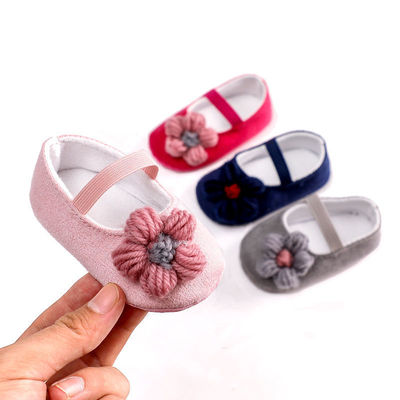 New Spring and Autumn 0-1 baby Walkers 6 12 soft sole non-slip 1 year old August Female baby Cloth shoes