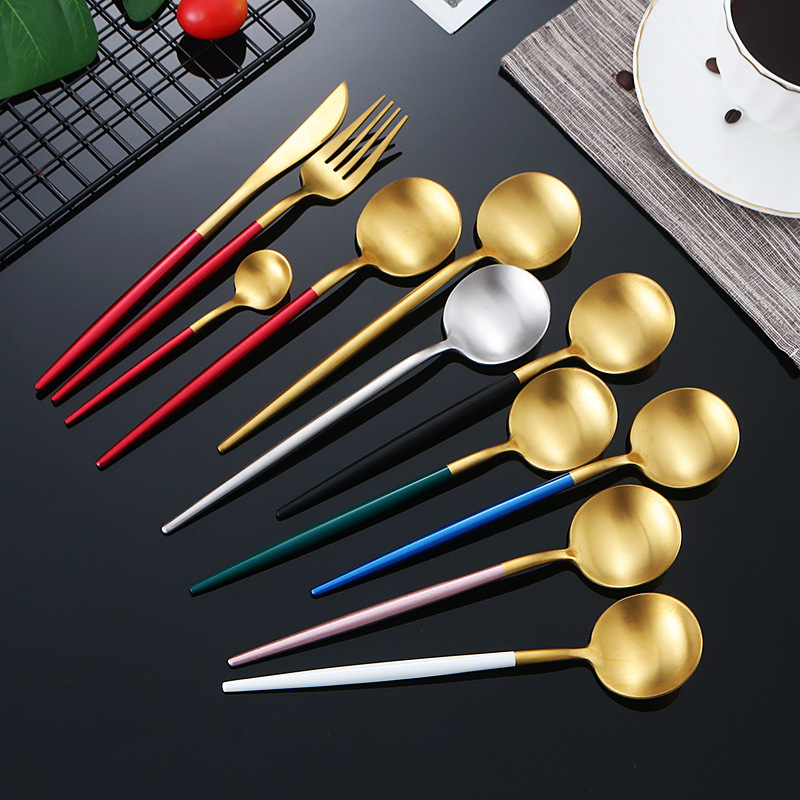 Cuchillo de vajilla de acero inoxidable 304, tenedor y cuchara transfronterizo portugués vajilla occidental cuchillo de carne, tenedor y cuchara caja de regalo de cuatro piezas