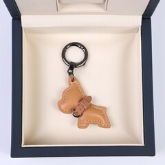 フレンチブルドッグ犬車のキーホルダーペンダント絶妙でクリエイティブな男性と女性のかわいい子犬カップルバッグペンダントリング個性