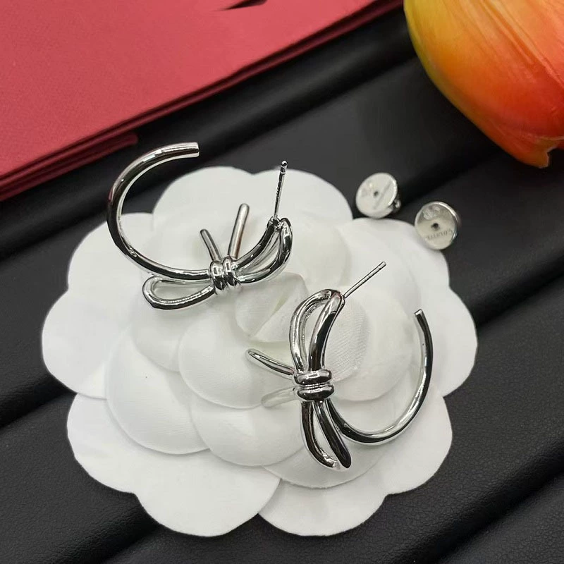 Серебряная игла с бантом, модные серьги из латуни с маленьким дизайном, 2024 год, европейский стиль