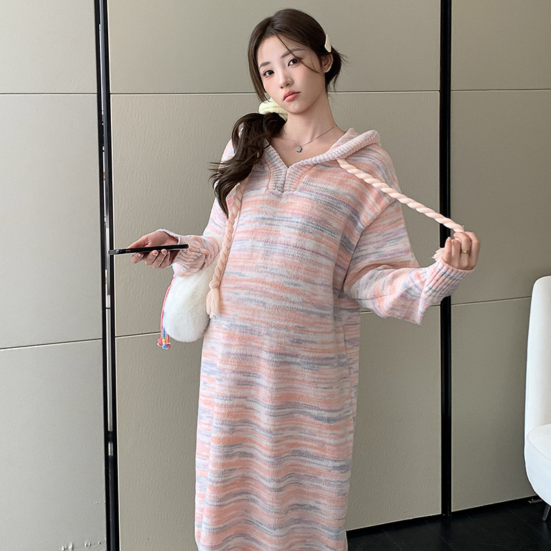 孕妇装秋冬慵懒风显瘦连帽加厚条纹针织裙潮妈新款休闲打底毛衣裙|undefined