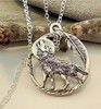 Cross -border new popular jewelry creative retro leaves hollow moon wolf circular pendant necklace necklace