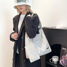 Colorful Fox通勤单肩包大容量条纹托特包文艺购物袋百搭学生女包