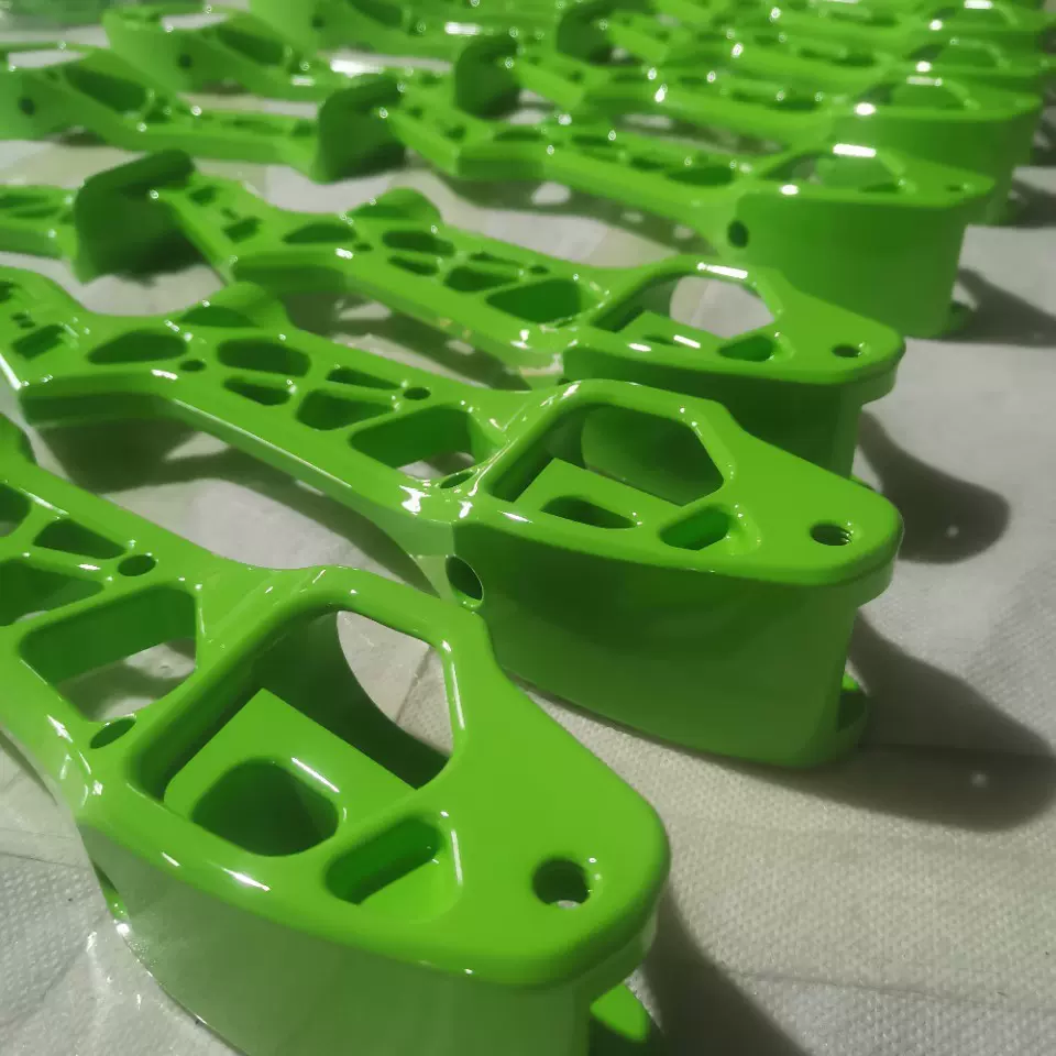 宁波烤漆厂铝合金喷漆加工锌合金钢琴漆喷涂静电喷砂