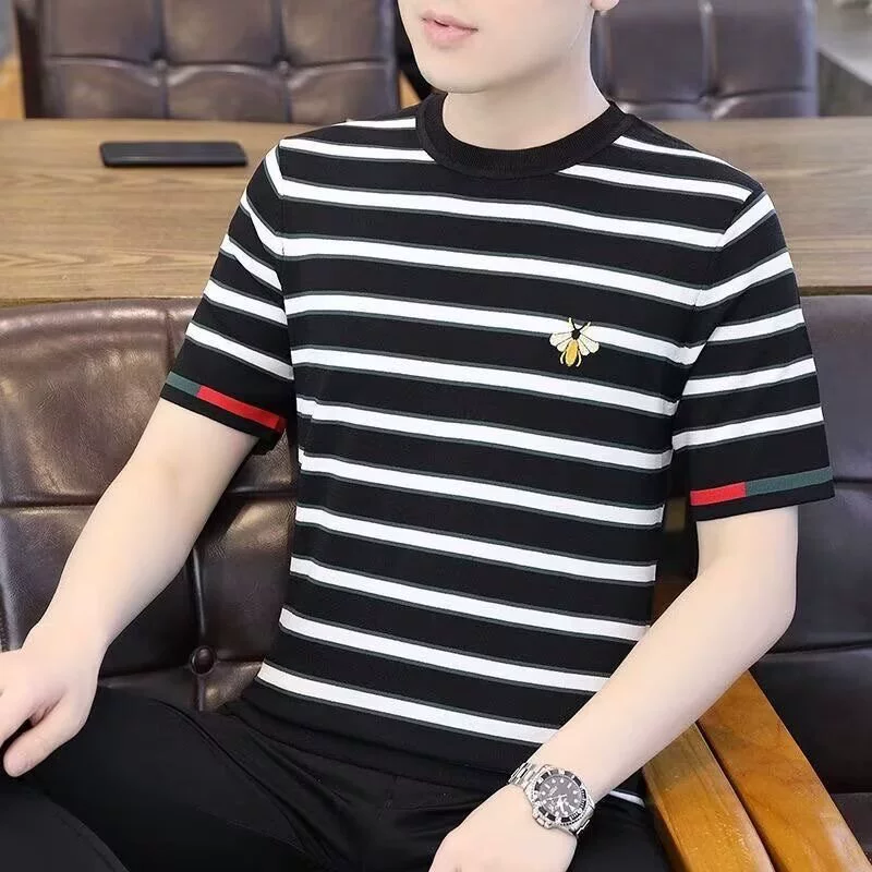 Источник 2025 молодежная футболка с короткими рукавами из ледяного шелка для мужчин летняя полоска повседневная одежда для быстрой сушки футболка