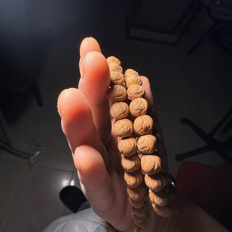 小龙纹桃核手串脖挂手持一个月就上色小金豆正圆小手串文玩龙纹手|undefined