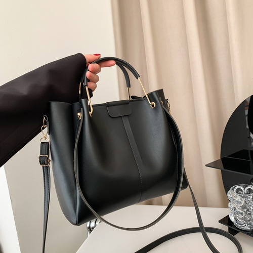 Retro niche design portable large-capacity bag for women  new trendy and versatile commuting crossbody tote bucket bag