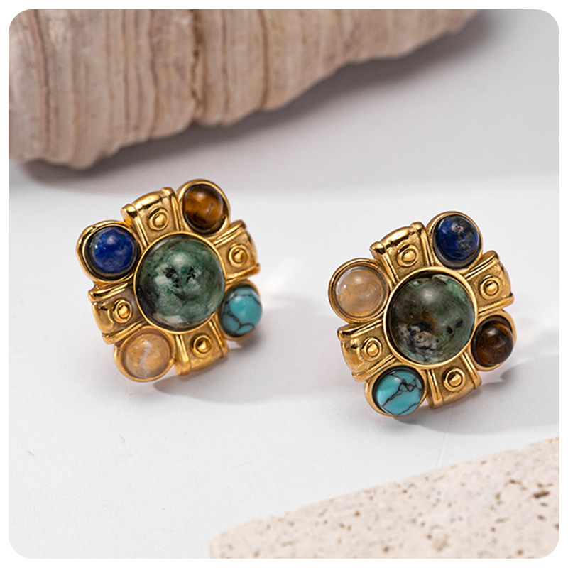 Tiana estilo medieval retro color natural piedra medieval orejas de alta sensación pendientes nicho retro aretes de corte