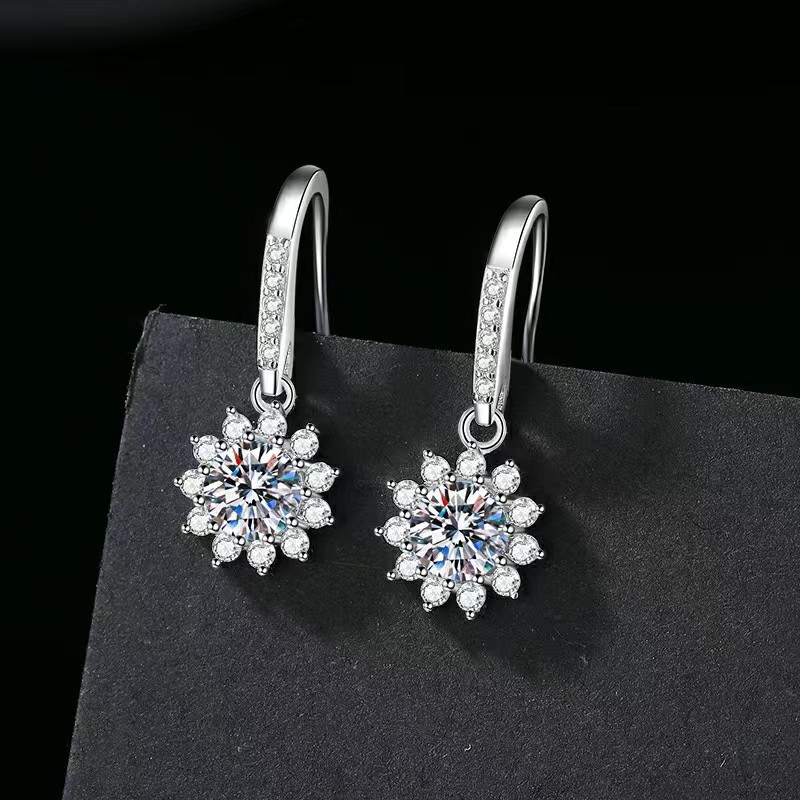 Nuovi orecchini in moissanite placcati in oro bianco con rame, gancio per orecchini di alta qualità a forma di girasole, orecchini da donna da un carato_voghion.com