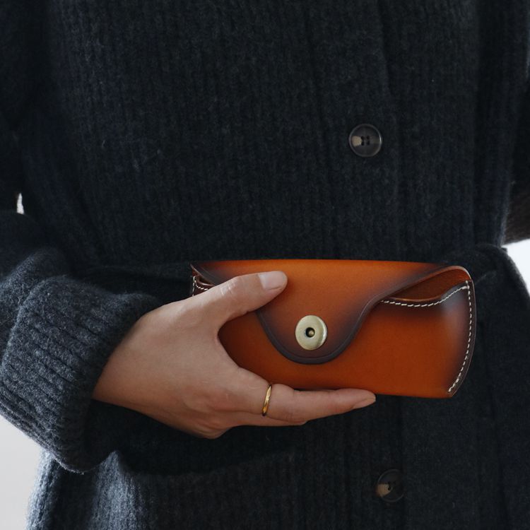Factory Batch of Retro Vegetable Tanned Leather Storage Sunglasses Case Anti-Pressure Glasses Case with Belt and Convenient Glasses Case Bag