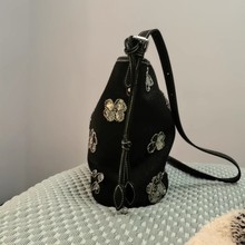 2026新款时尚托特包 黑色牛仔女单肩包 闪片花朵复古可调节斜挎包