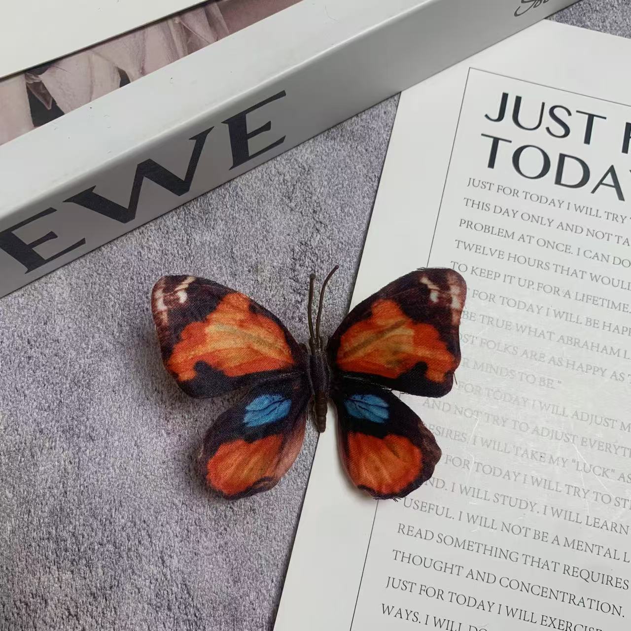 화려한 브라운 오렌지