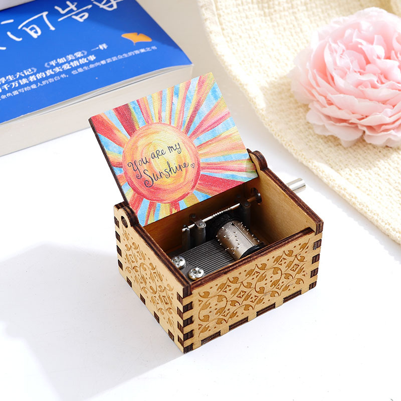Caja de música de madera Caja de música de manivela tallada vintage Caja de música de madera Impresión en color UV transfronteriza Eres mi sol