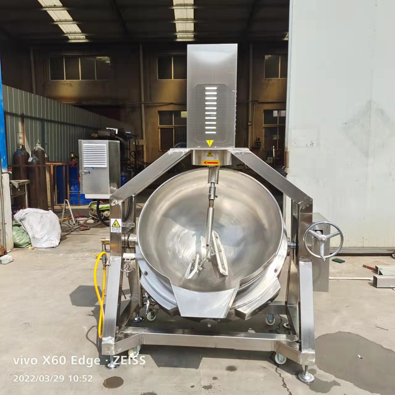 商用600升半自动立式行星炒锅多少钱 手摇倾斜出料半自动炒锅设备