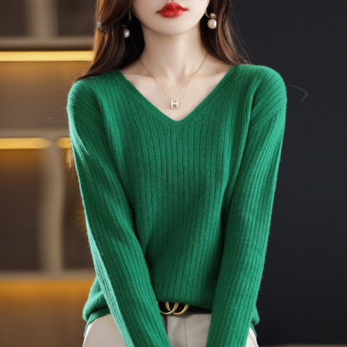 New style sweater for women, pullover V-neck sweater, long-sleeved short, versatile solid color bottoming shirt, foreign style inner top