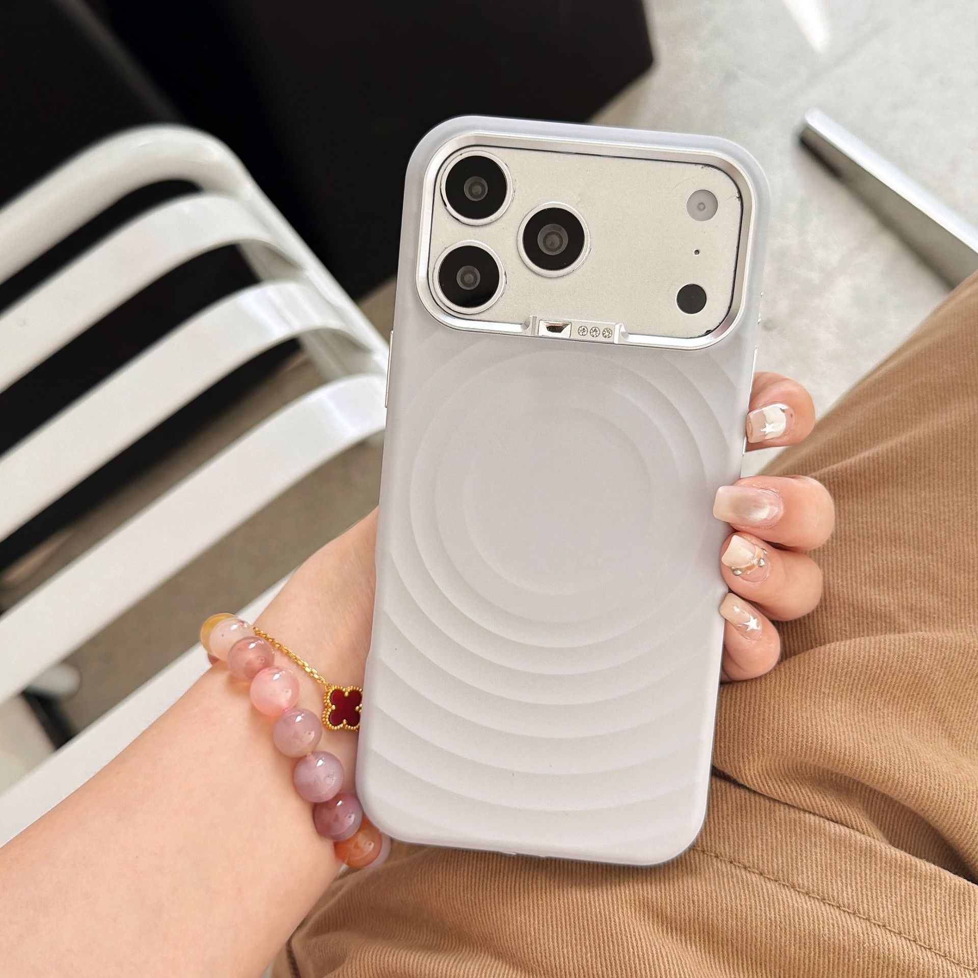 闪钻波漾磁吸适用iPhone18promax手机壳独立五金镜头框苹果17保护